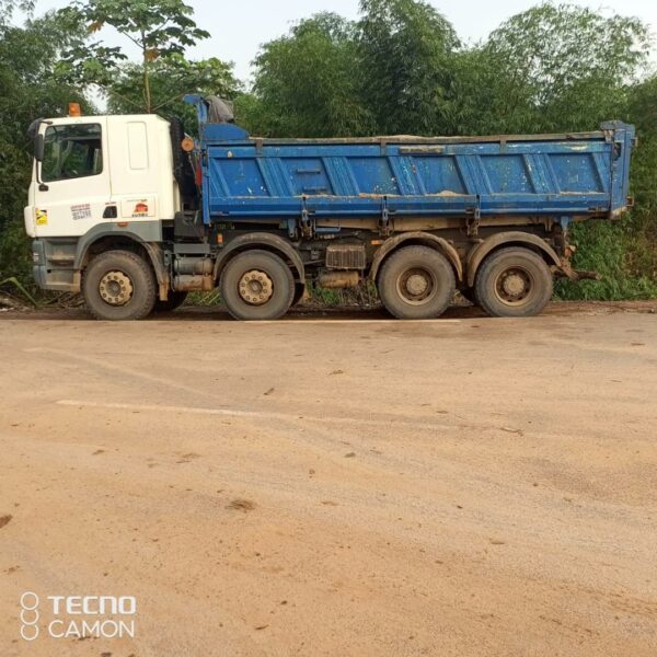Camions de sables Abobo