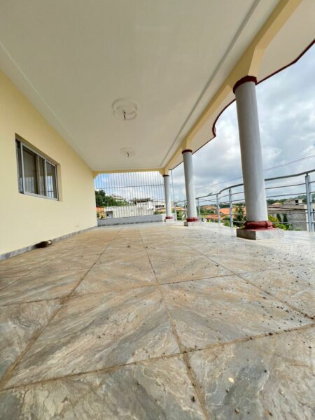 Maison à louer à Bingerville