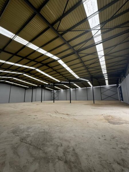 Entrepôt à louer à Grand Bassam