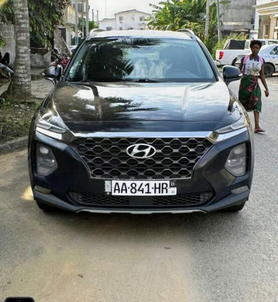 Hyundai SantaFe à louer
