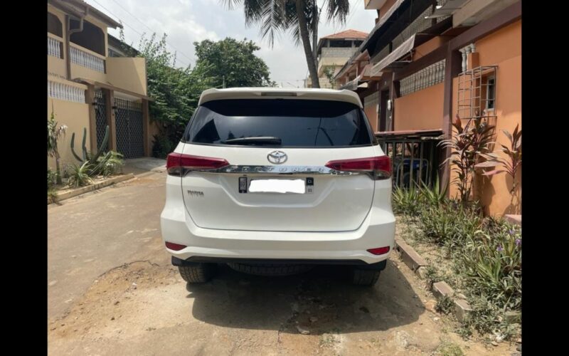 Location d'une Toyota Fortuner
