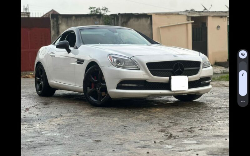 Location d'une MERCEDES SLK CABRIOLET ANNÉE 2015