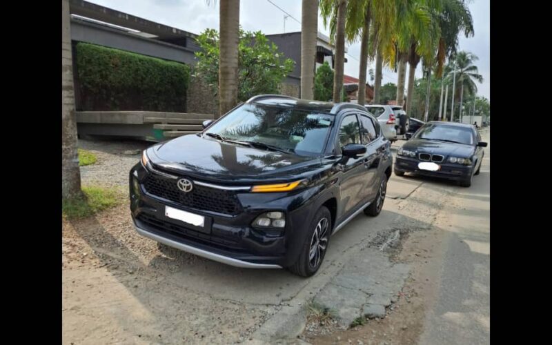 Location d'une Toyata Starlet Cross 2025