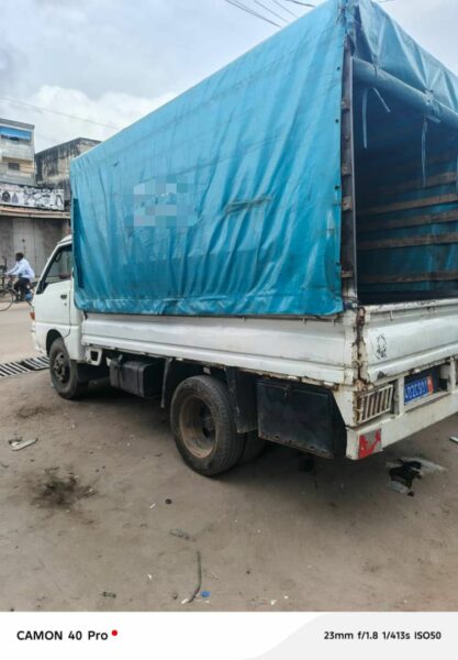 Camion bâcher à louer