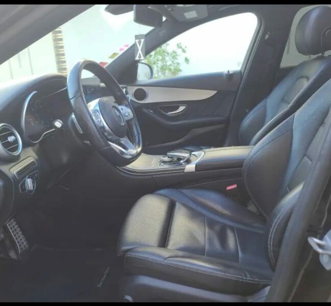 Mercedes E200 à louer