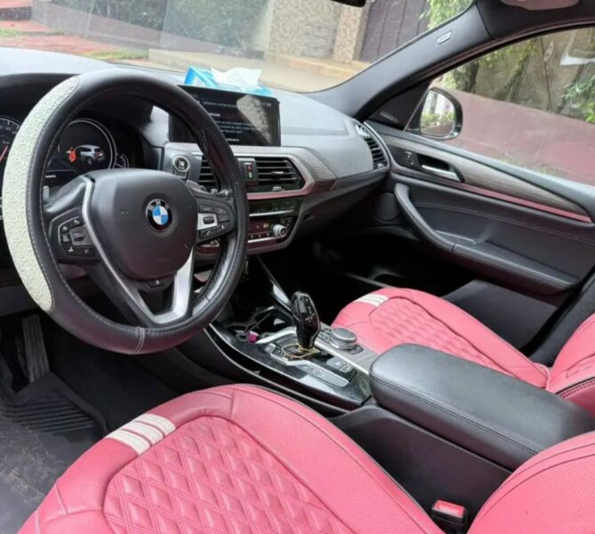 Location d'une BMW X3 à Abidjan