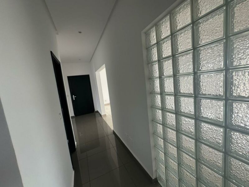 Villa 5 pièces à louer à Bassam